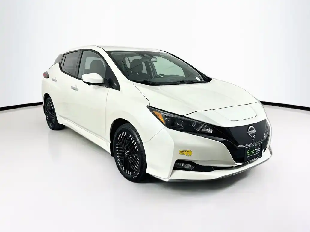2023 Nissan Leaf SV Plus's photo