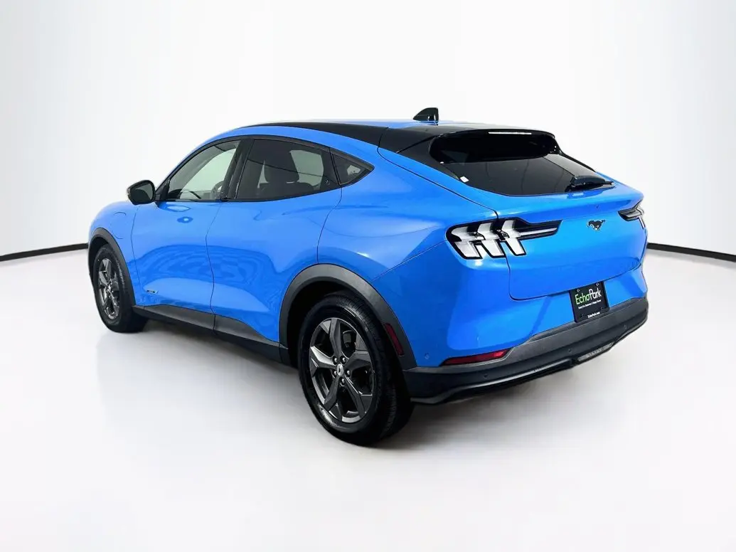 2023 Ford Mustang-Mach-e Select photo 5
