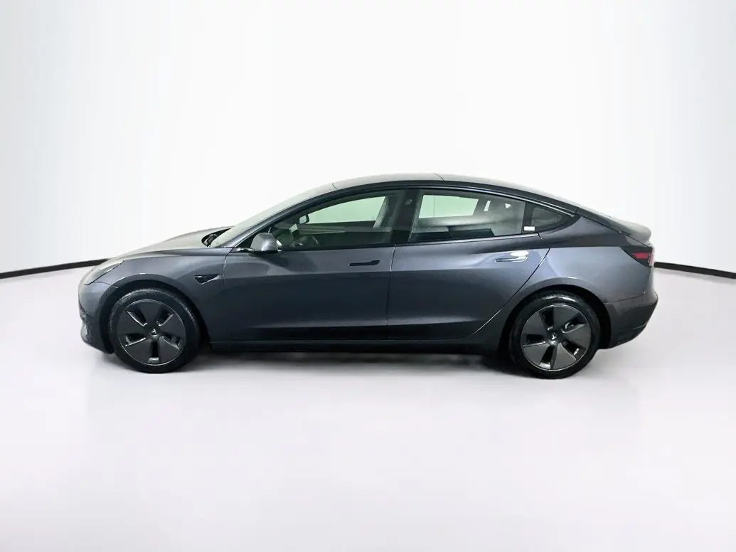 2021 Tesla Model 3 Standard Range Plus photo 4