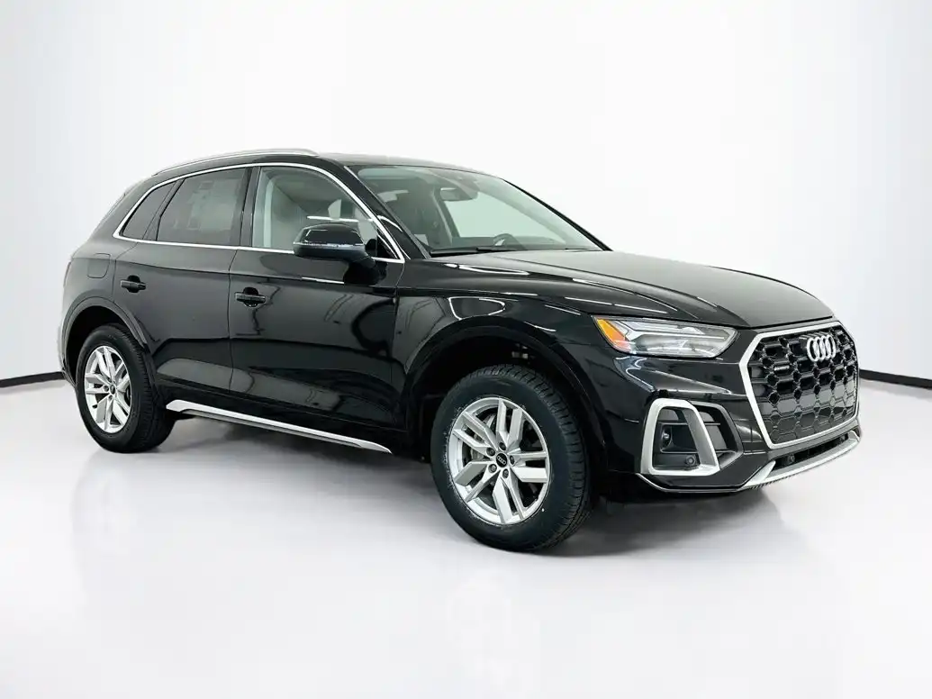 2023 Audi Q5 45 Premium's photo