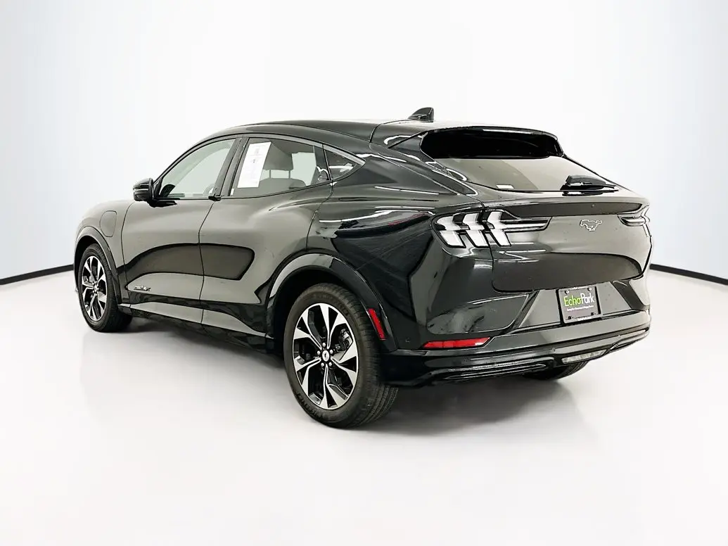 2023 Ford Mustang-Mach-e Premium photo 5