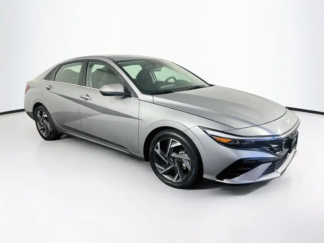 2025 Hyundai Elantra 2.0 SEL Convenience IVT's photo