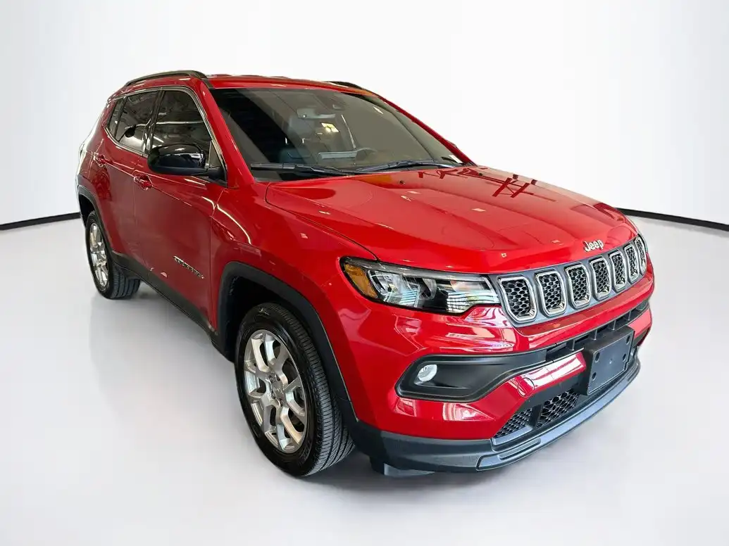 2023 Jeep Compass Latitude Lux 4X4's photo