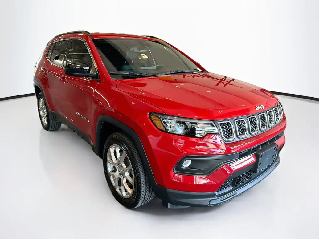 2023 Jeep Compass Latitude Lux 4X4's photo