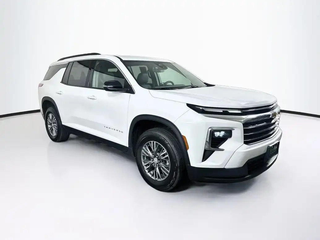 2026 Chevrolet Traverse LT FWD's photo