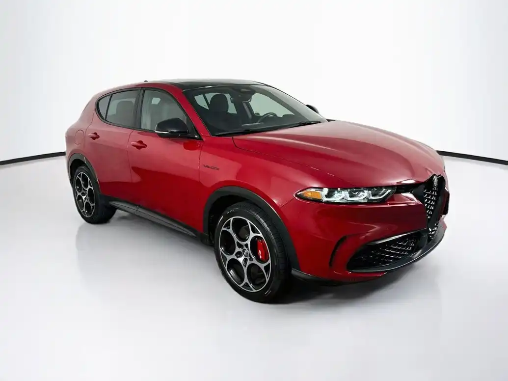2024 Alfa Romeo Tonale Veloce's photo