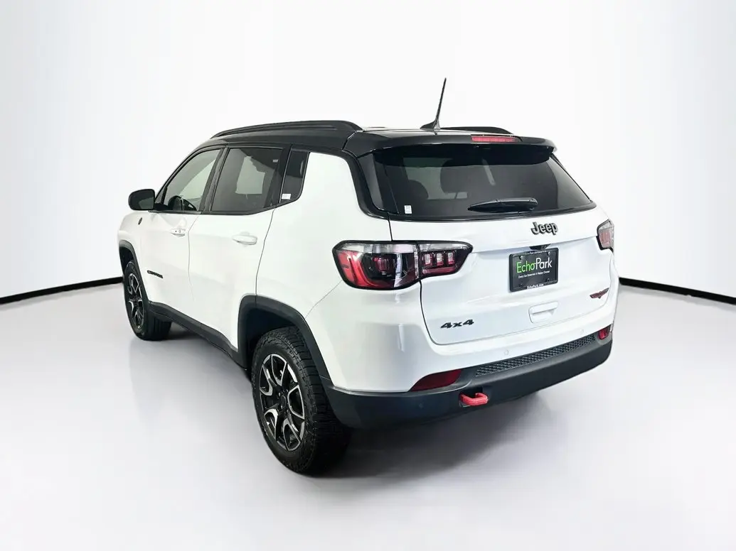 2025 Jeep Compass Trailhawk 4X4 photo 5