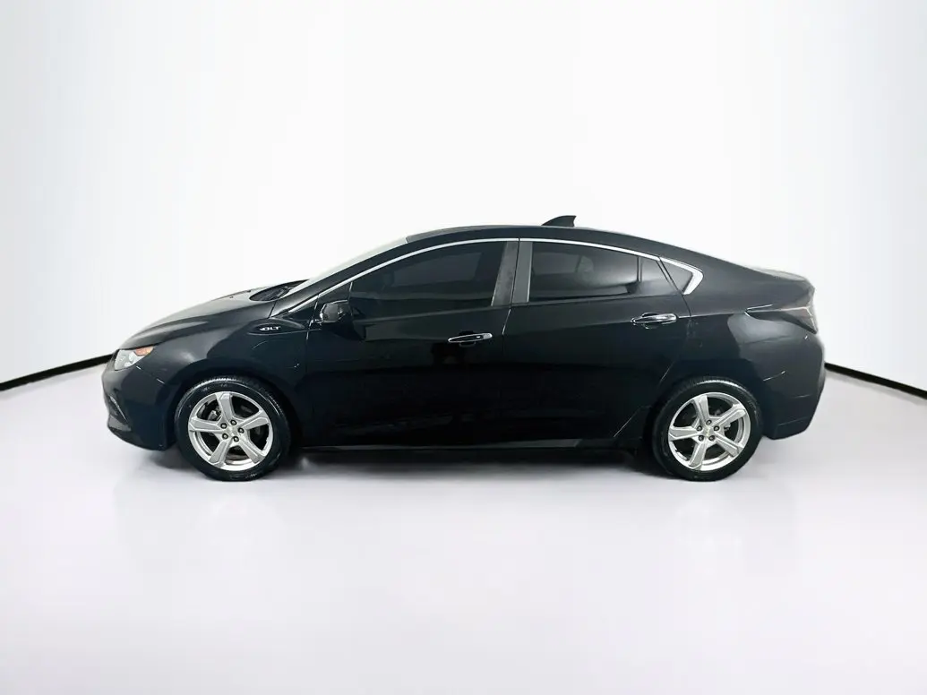 2017 Chevrolet Volt LT photo 4