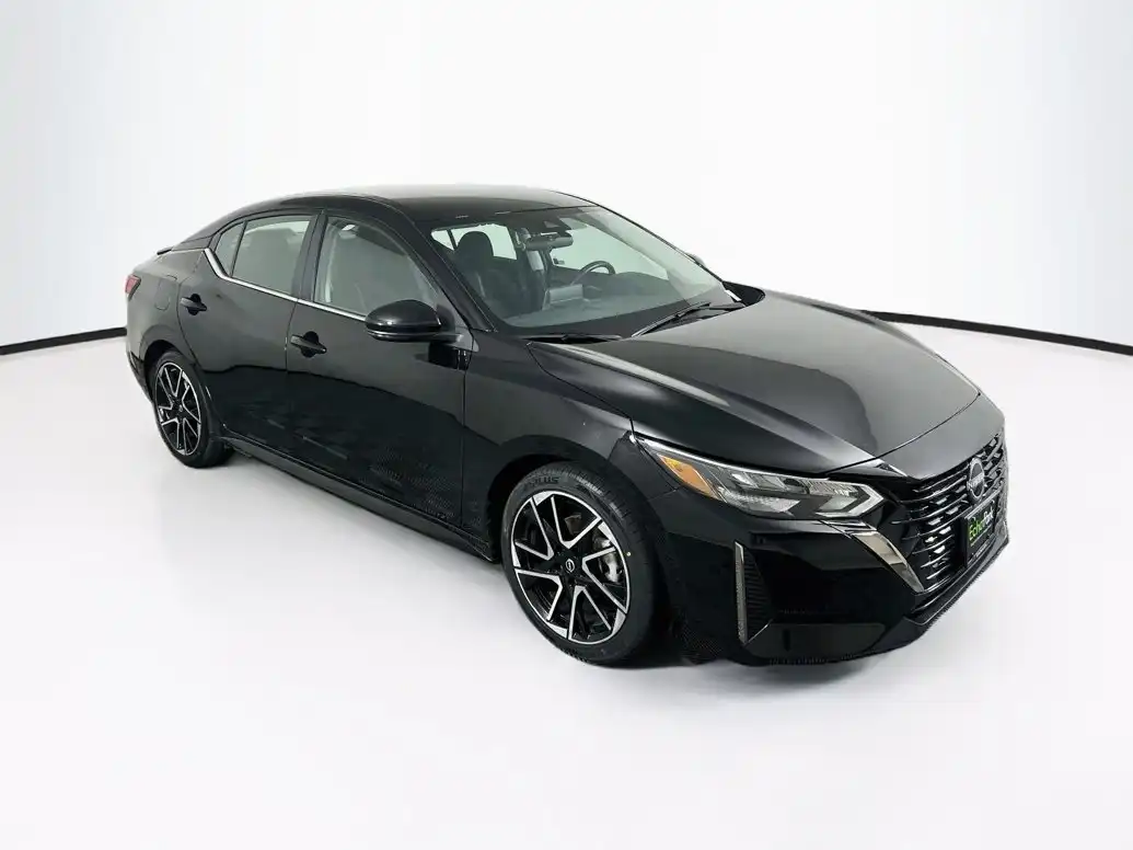 2025 Nissan Sentra SR CVT's photo