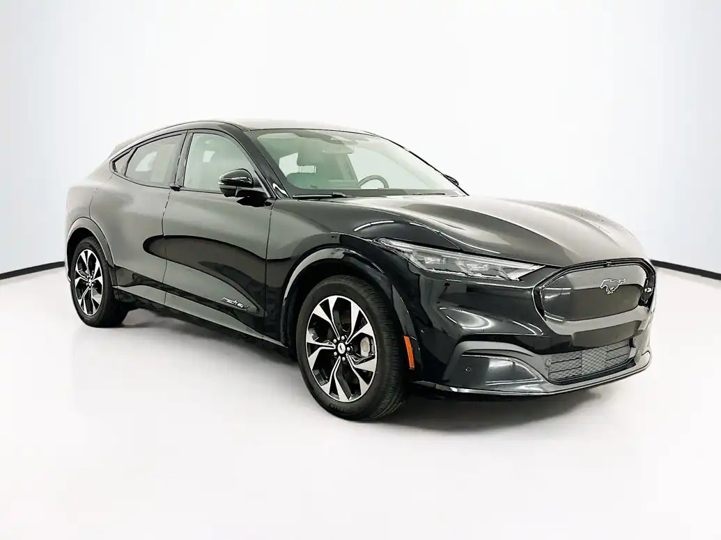 2023 Ford Mustang-Mach-e Premium's photo