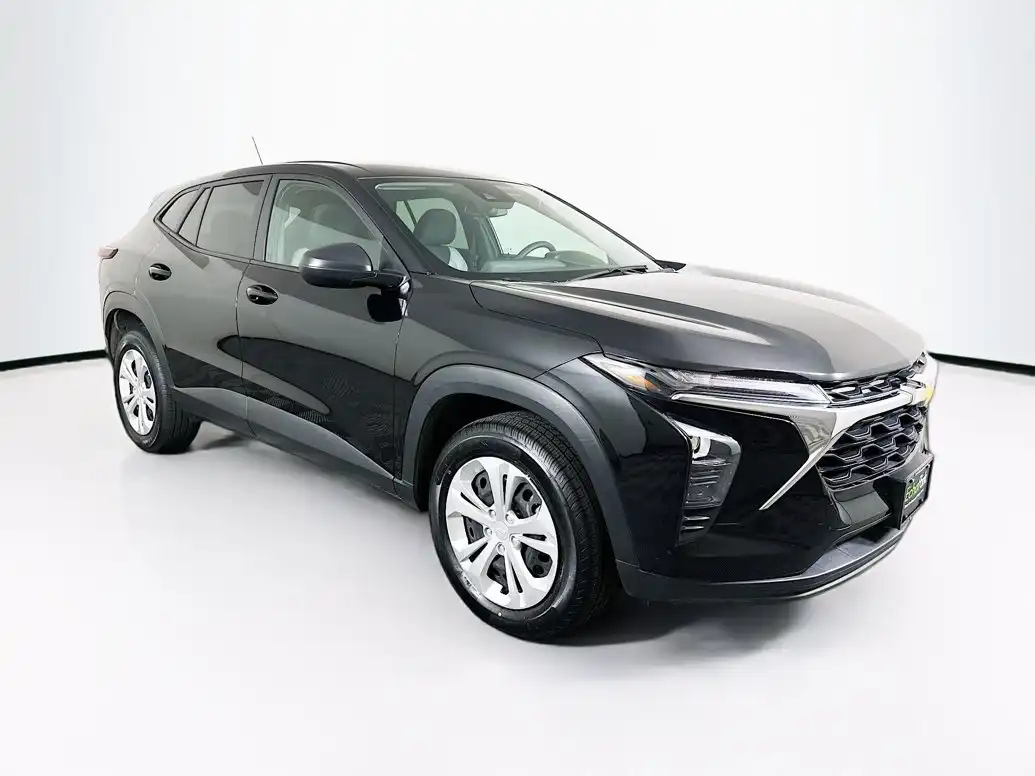 2025 Chevrolet Trax LS's photo