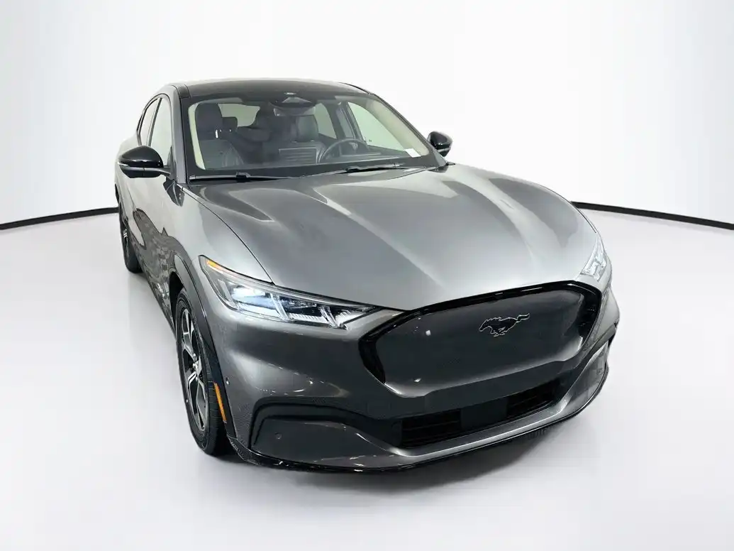 2023 Ford Mustang-Mach-e Premium's photo