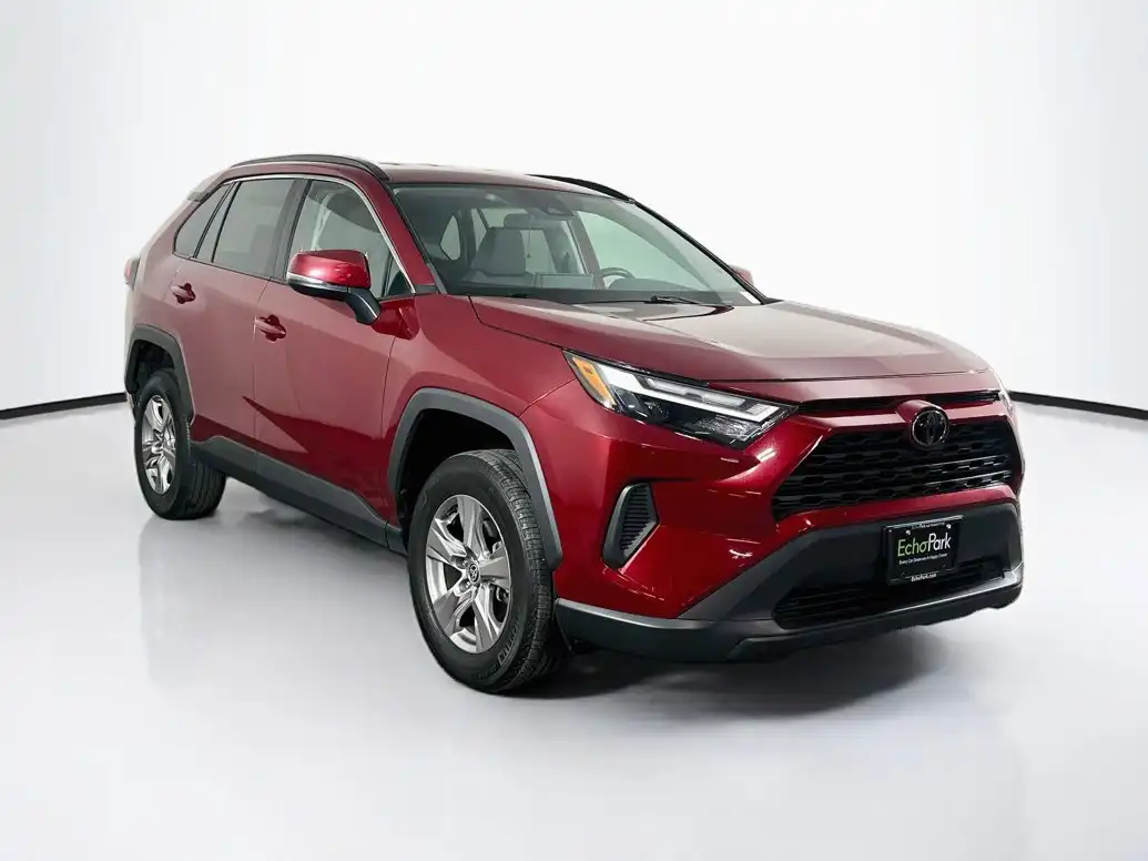 2023 Toyota RAV4 XLE AWD's photo