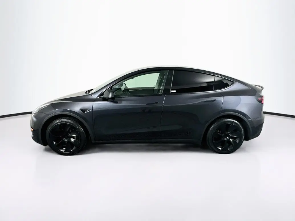 2024 Tesla Model Y YLR2 Long Range photo 4