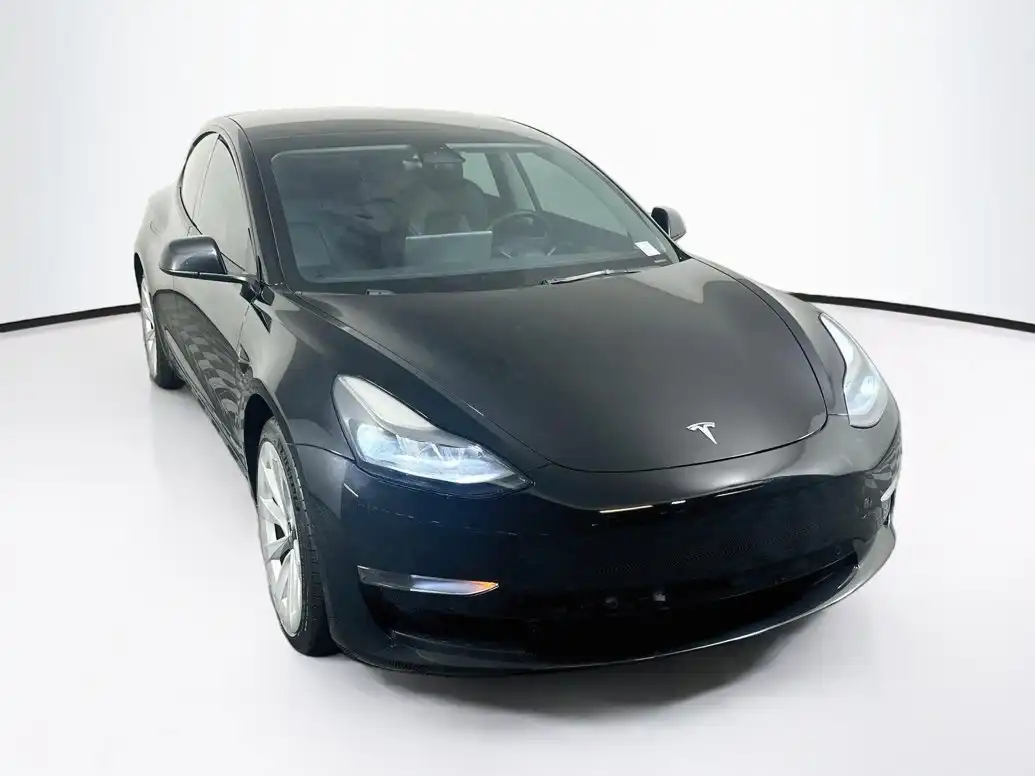 2022 Tesla Model 3 Long Range Dual Motor All-Wheel Drive's photo