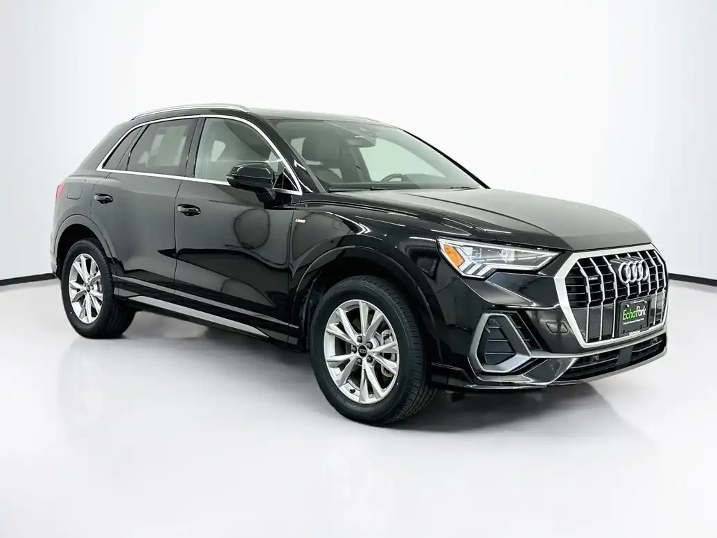 2025 Audi Q3 45 TFSI S Line Premium quattro's photo