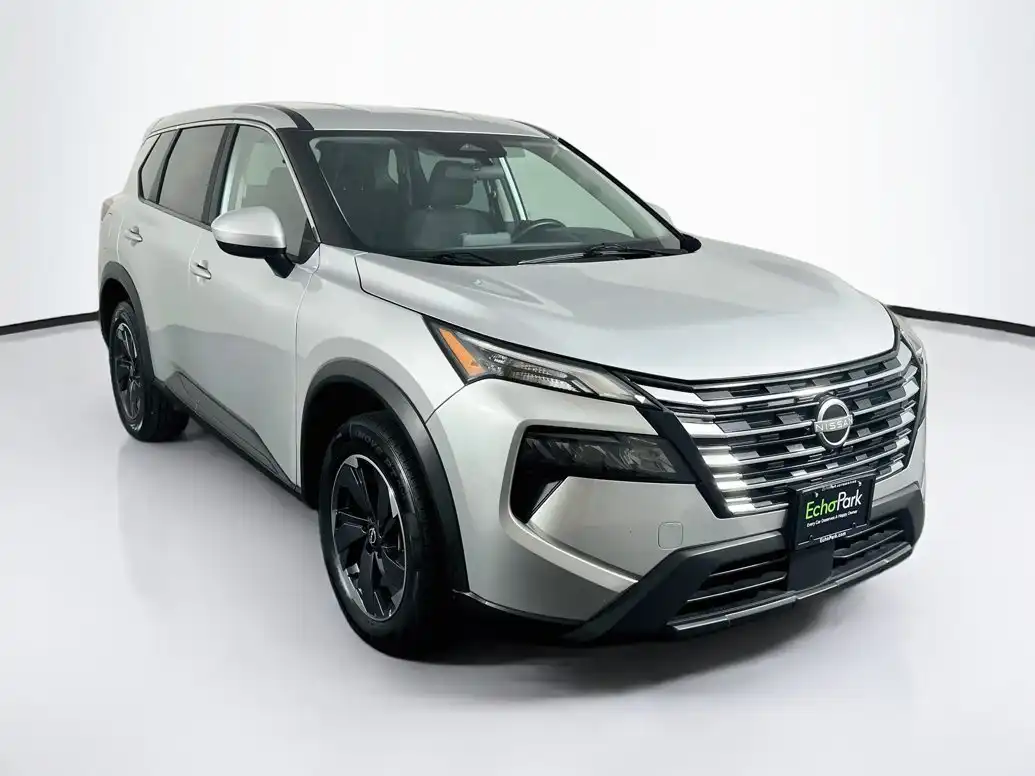 2025 Nissan Rogue SV FWD's photo