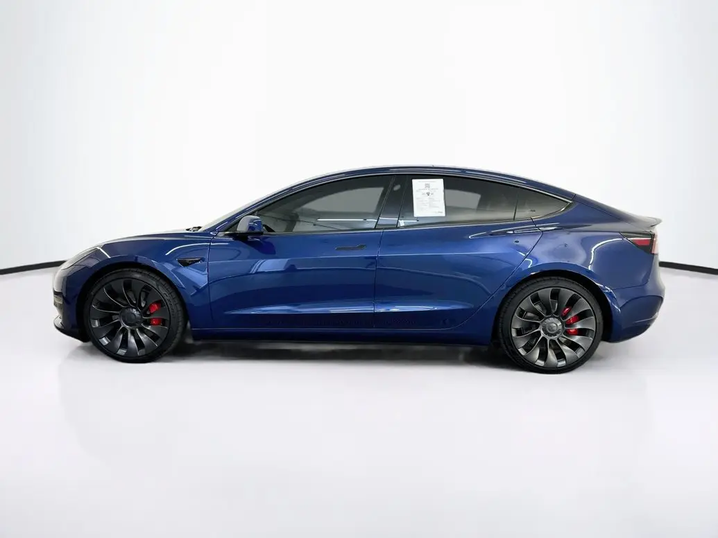 2023 Tesla Model 3 Performance photo 4