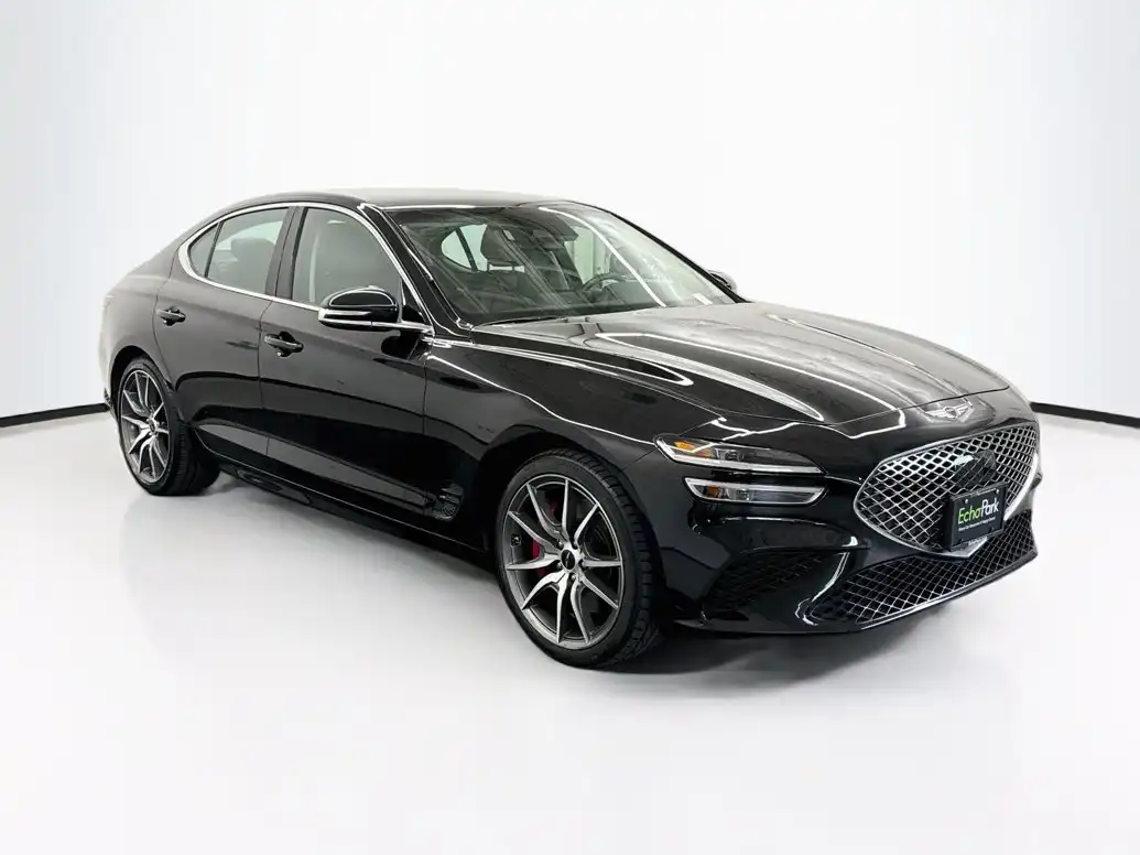 2025 Genesis G70 2.5T Standard's photo