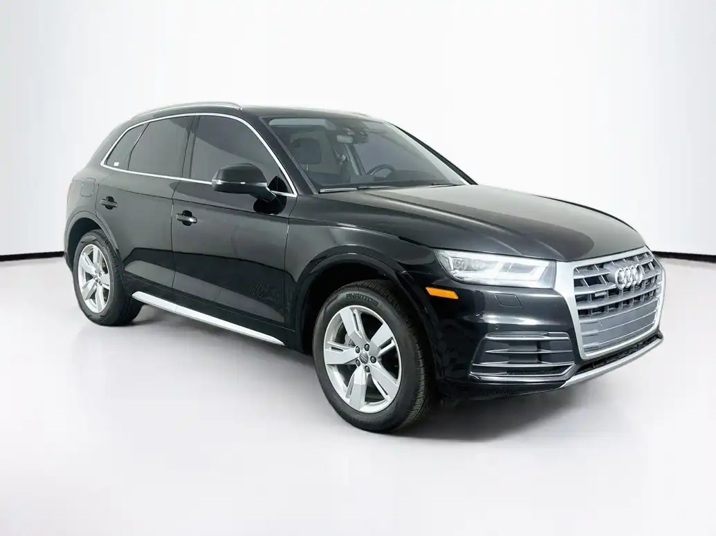 2018 Audi Q5 2.0T quattro S tronic Premium Plus's photo