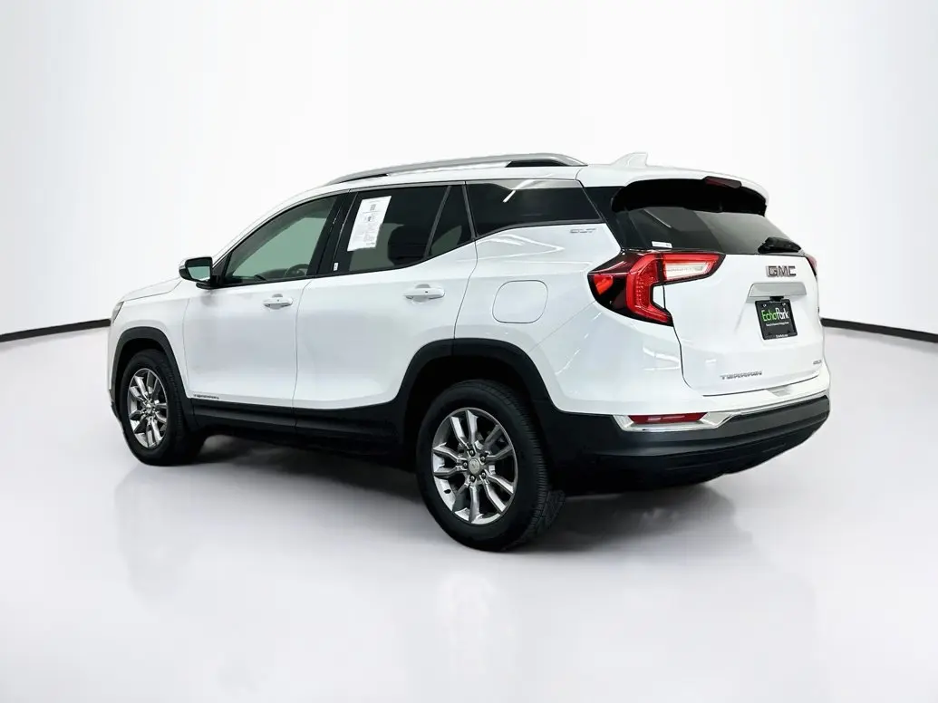 2024 GMC Terrain SLT AWD photo 5
