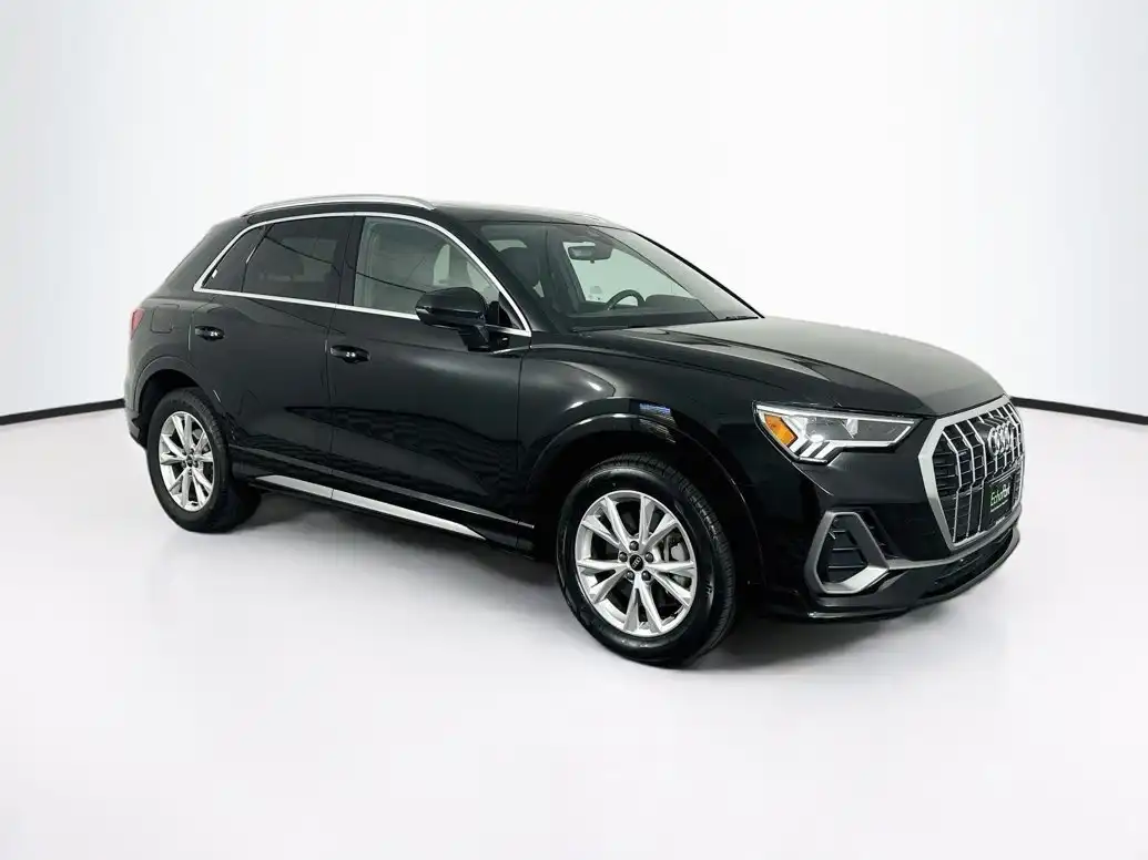 2025 Audi Q3 45 TFSI S Line Premium quattro's photo