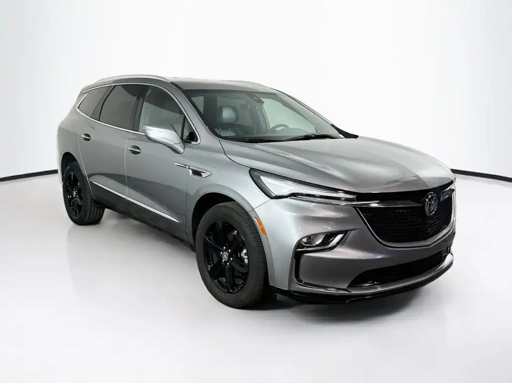 2023 Buick Enclave Essence's photo