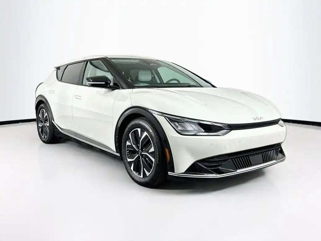 2022 Kia EV6 Wind's photo
