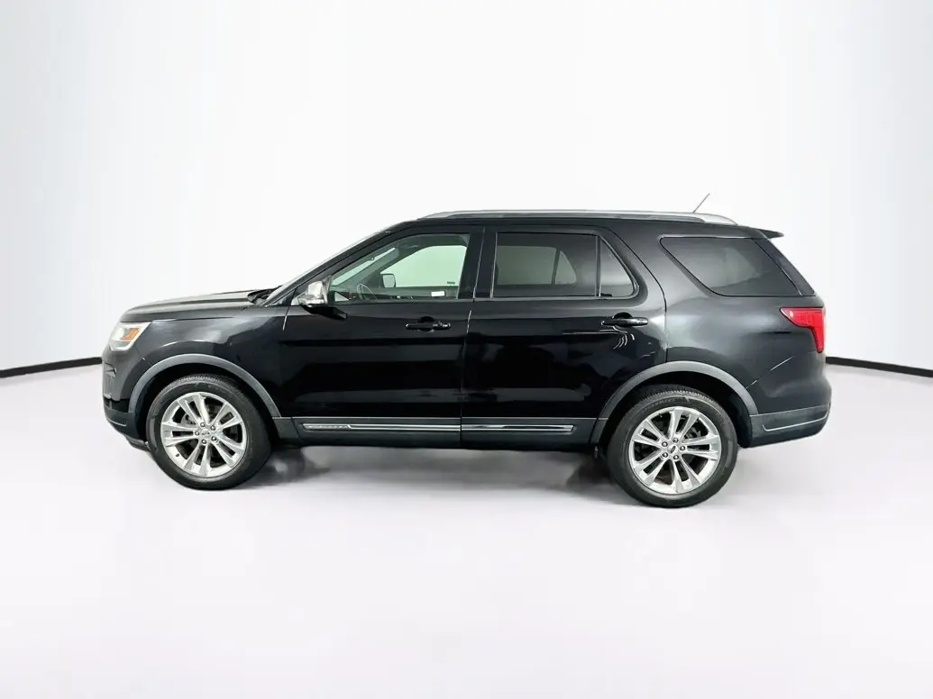 2019 Ford Explorer XLT 4WD photo 4