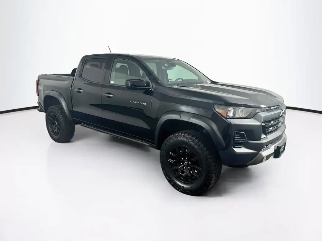2024 Chevrolet Colorado 4WD Trail Boss Crew Cab Short Box's photo