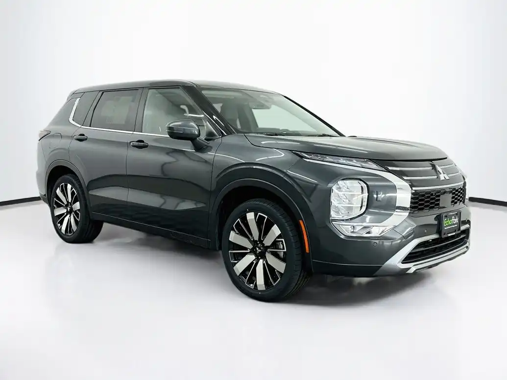 2025 Mitsubishi Outlander SE S-AWC's photo