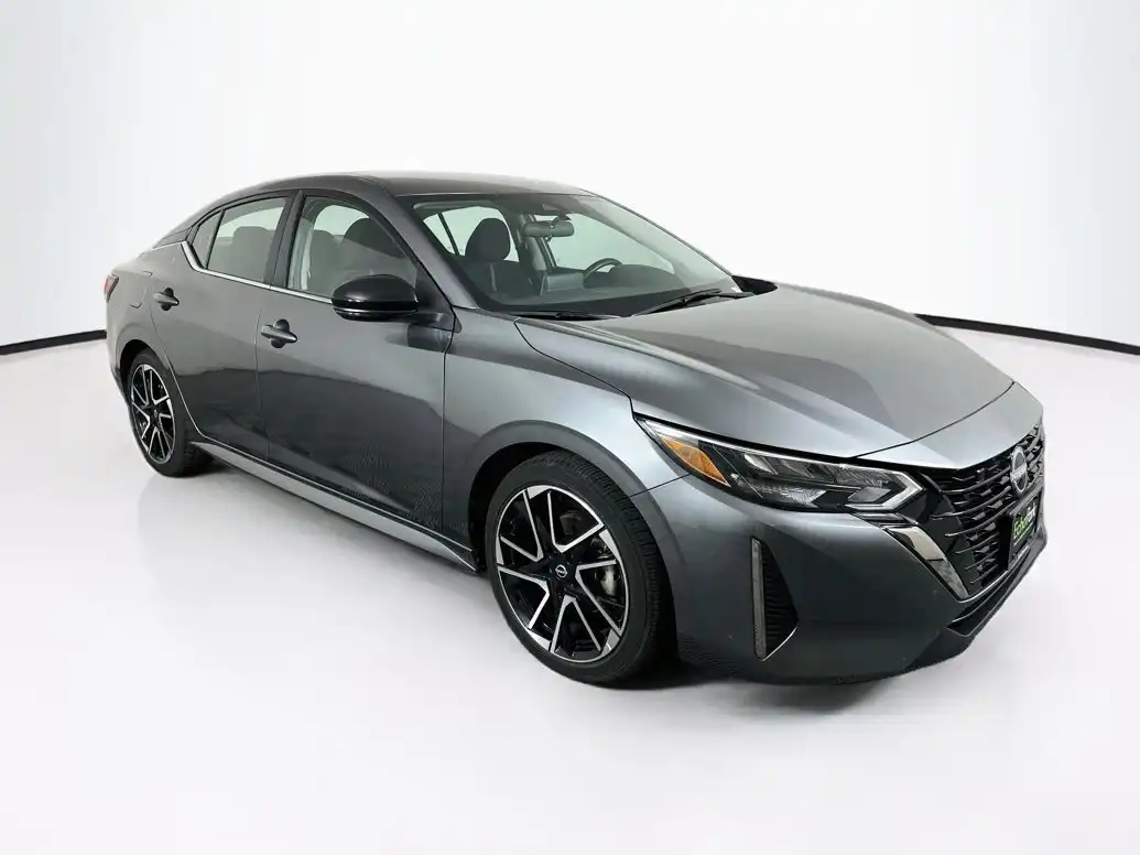 2025 Nissan Sentra SR CVT's photo