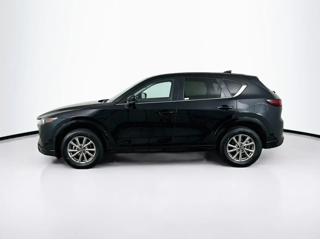 2025 Mazda CX-5 S Preferred package Auto AWD photo 4