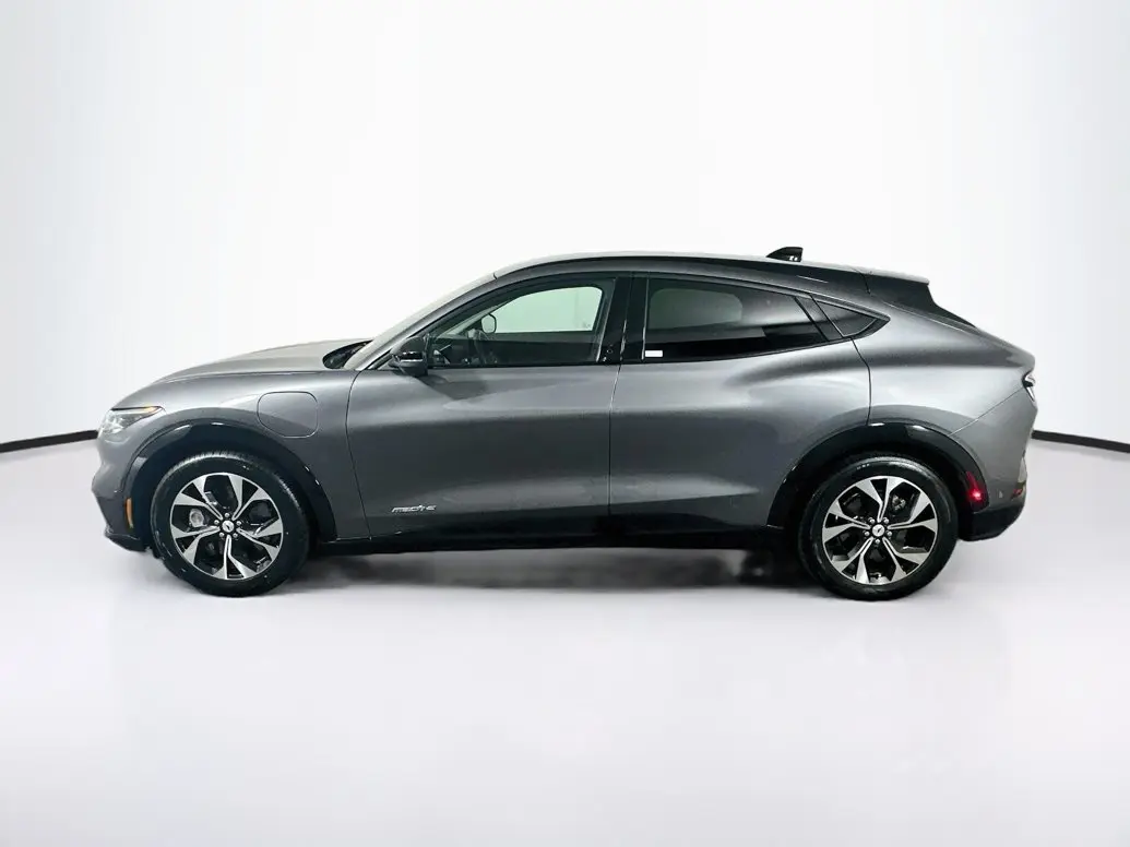 2023 Ford Mustang-Mach-e Premium photo 4