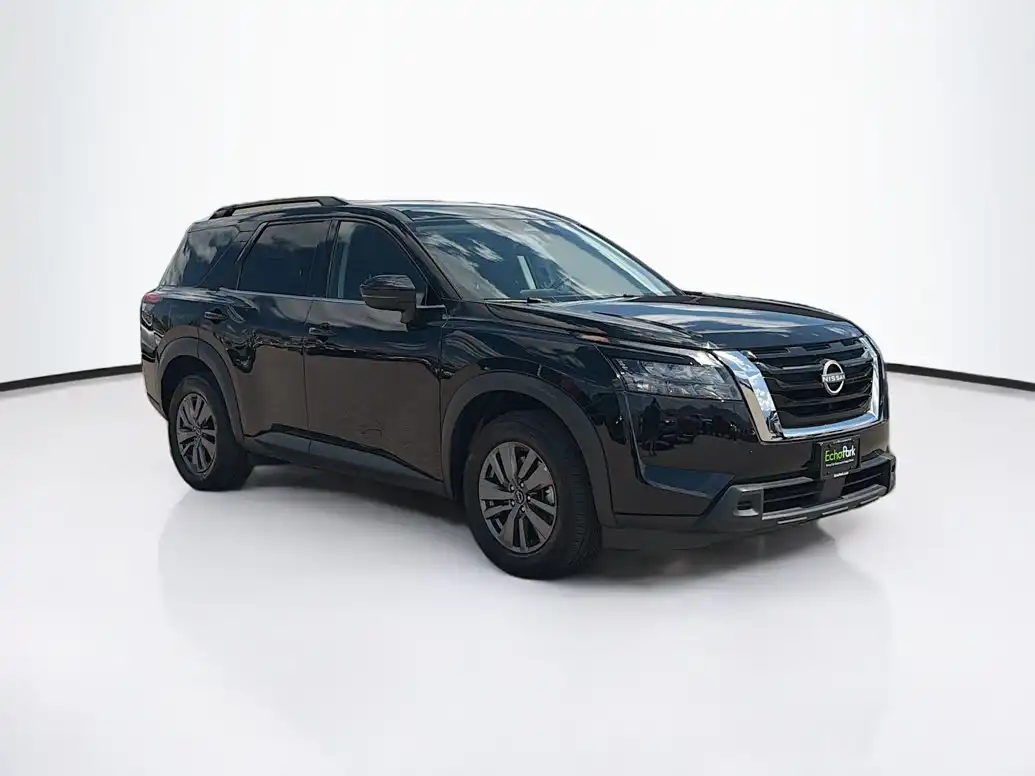 2025 Nissan Pathfinder SV 4WD's photo