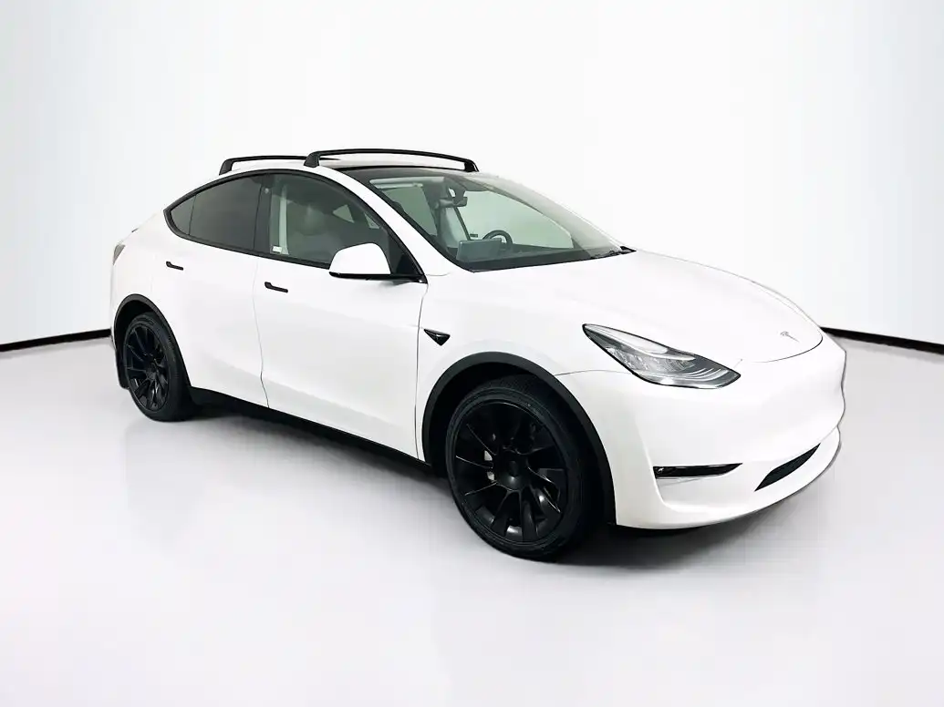 2022 Tesla Model Y Long Range Dual Motor All-Wheel Drive's photo