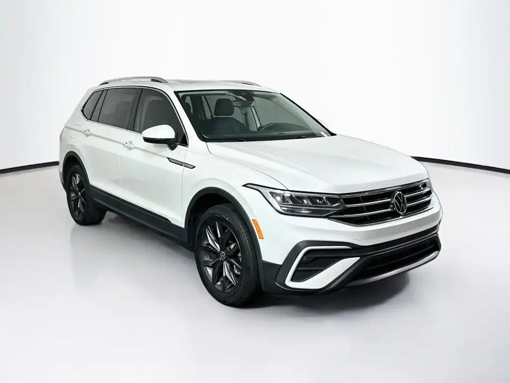 2023 Volkswagen Tiguan 2.0T SE's photo