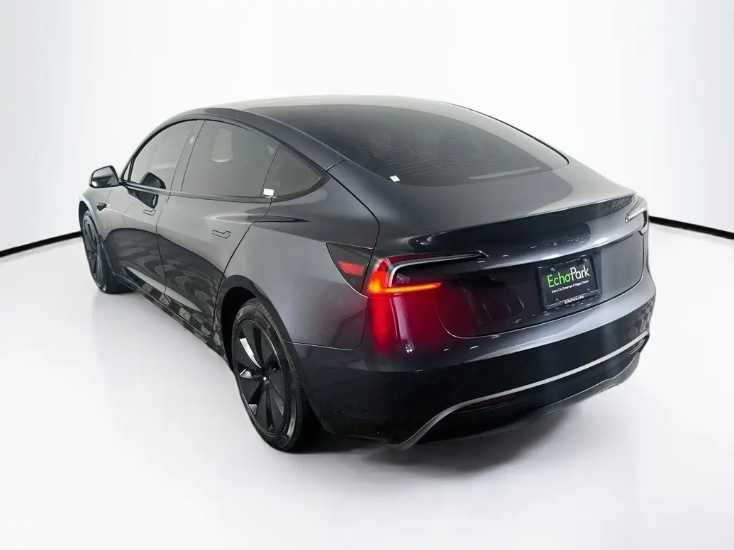 2025 Tesla Model 3 Long Range photo 5