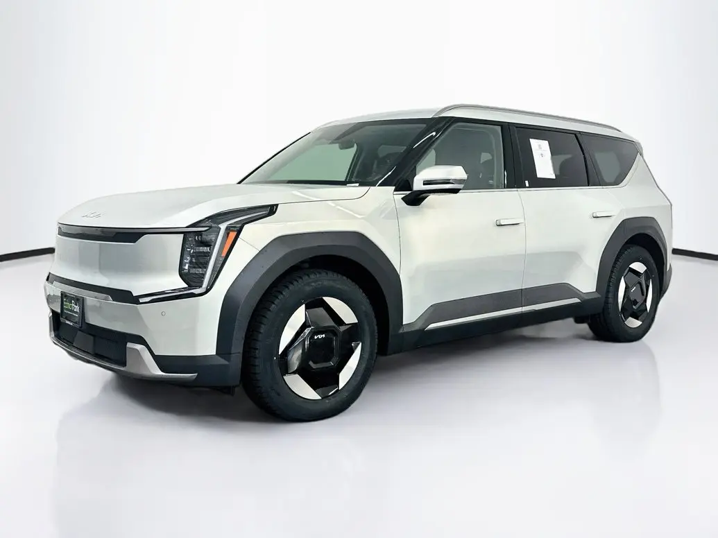 2024 Kia EV9 Wind AWD photo 3