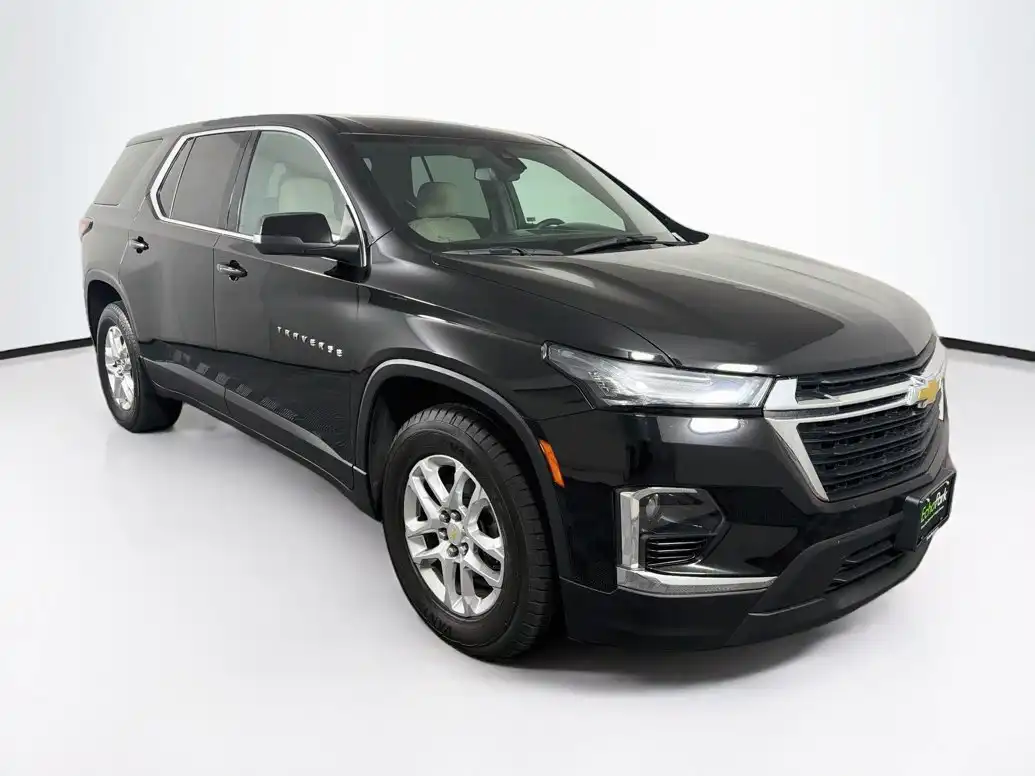 2023 Chevrolet Traverse LS FWD's photo