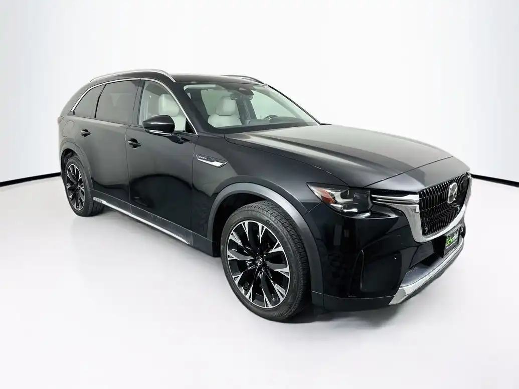 2024 Mazda CX-90 PHEV Premium Package's photo