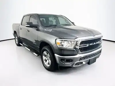 2020 RAM 1500 Big Horn/Lone Star 4x4 Crew Cab 5'7's photo