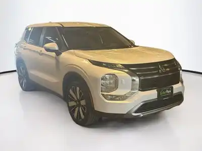 2025 Mitsubishi Outlander SE S-AWC's photo