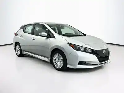 2025 Nissan Leaf S's photo