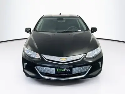 2017 Chevrolet Volt LT photo 3