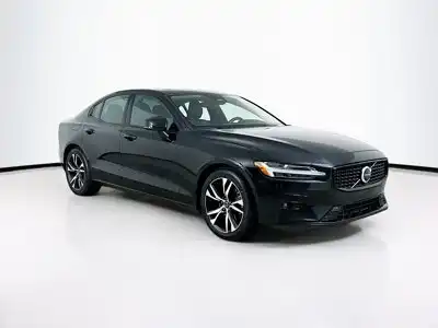 2023 Volvo S60 B5 Plus Dark Theme's photo