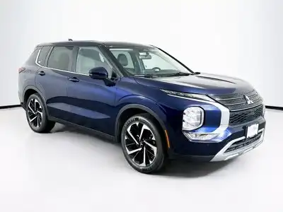 2024 Mitsubishi Outlander SE 2WD's photo