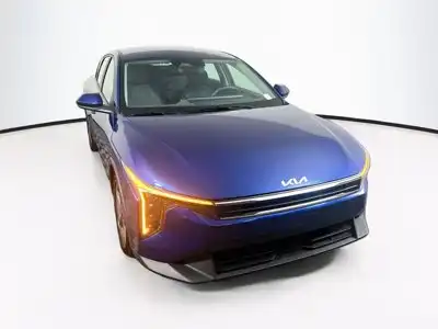 2025 Kia K4 LXS AT's photo