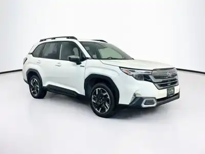2025 Subaru Forester Limited Hybrid's photo