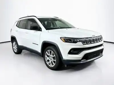 2022 Jeep Compass Latitude Lux 4X4's photo